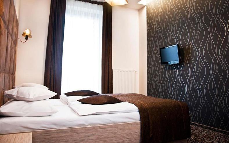 Hotel Vis A Vis Olesnica  Room photo